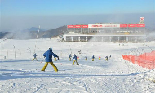 嵩顶滑雪，王者归来！第三届“嵩顶冰雪文化旅游节”在巩义举办